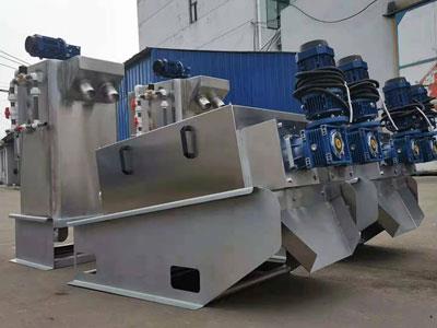 Operation process of screw type sludge dehydrator